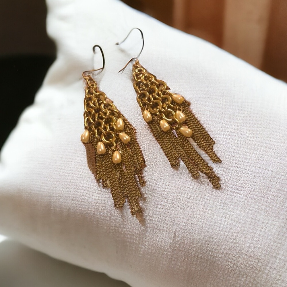 BOHO LONG GOLD TONE CASCADING CHAIN TASSEL EARRINGS WITH TEARDROP FAUX PEARLS
